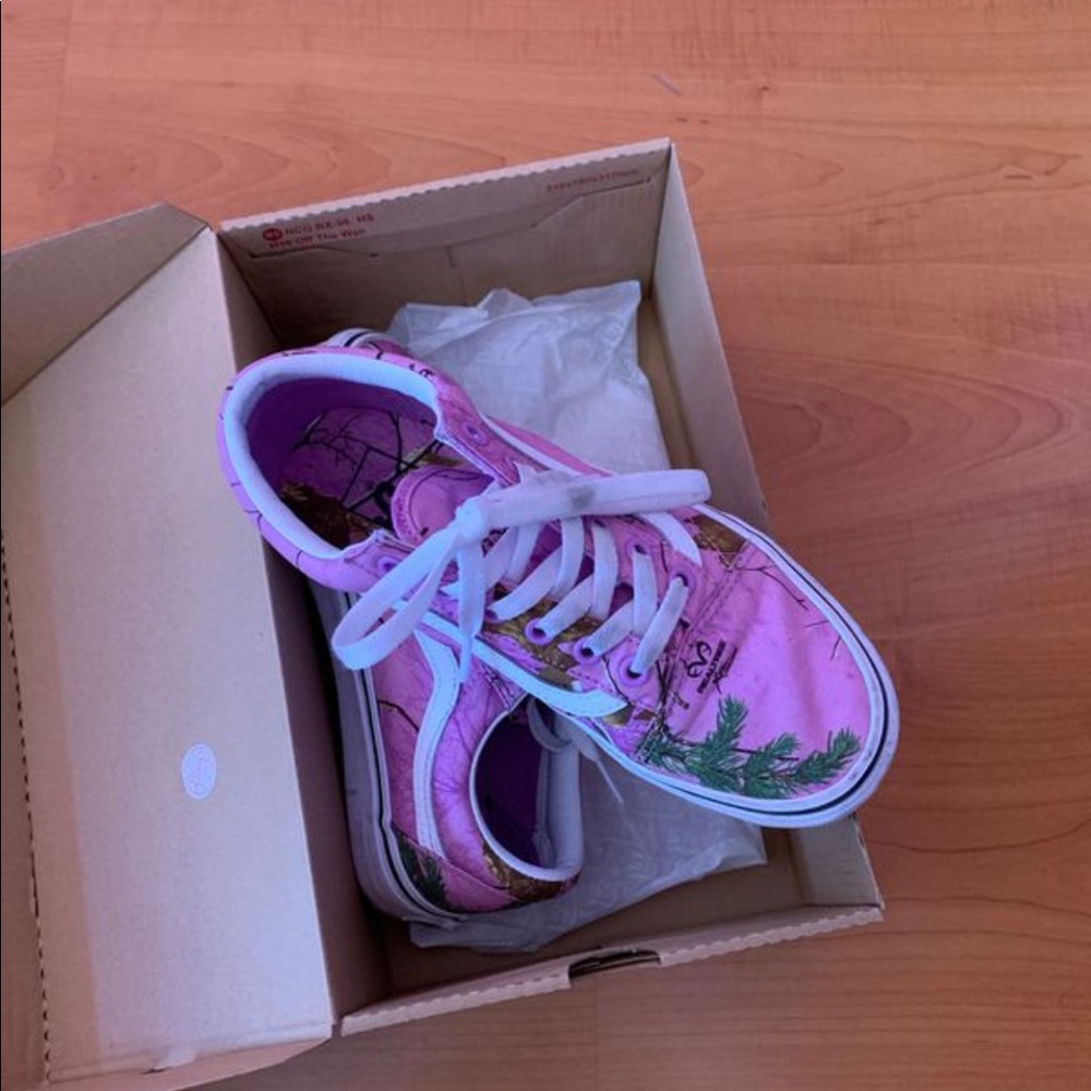 Vans - Picture 2 of 3